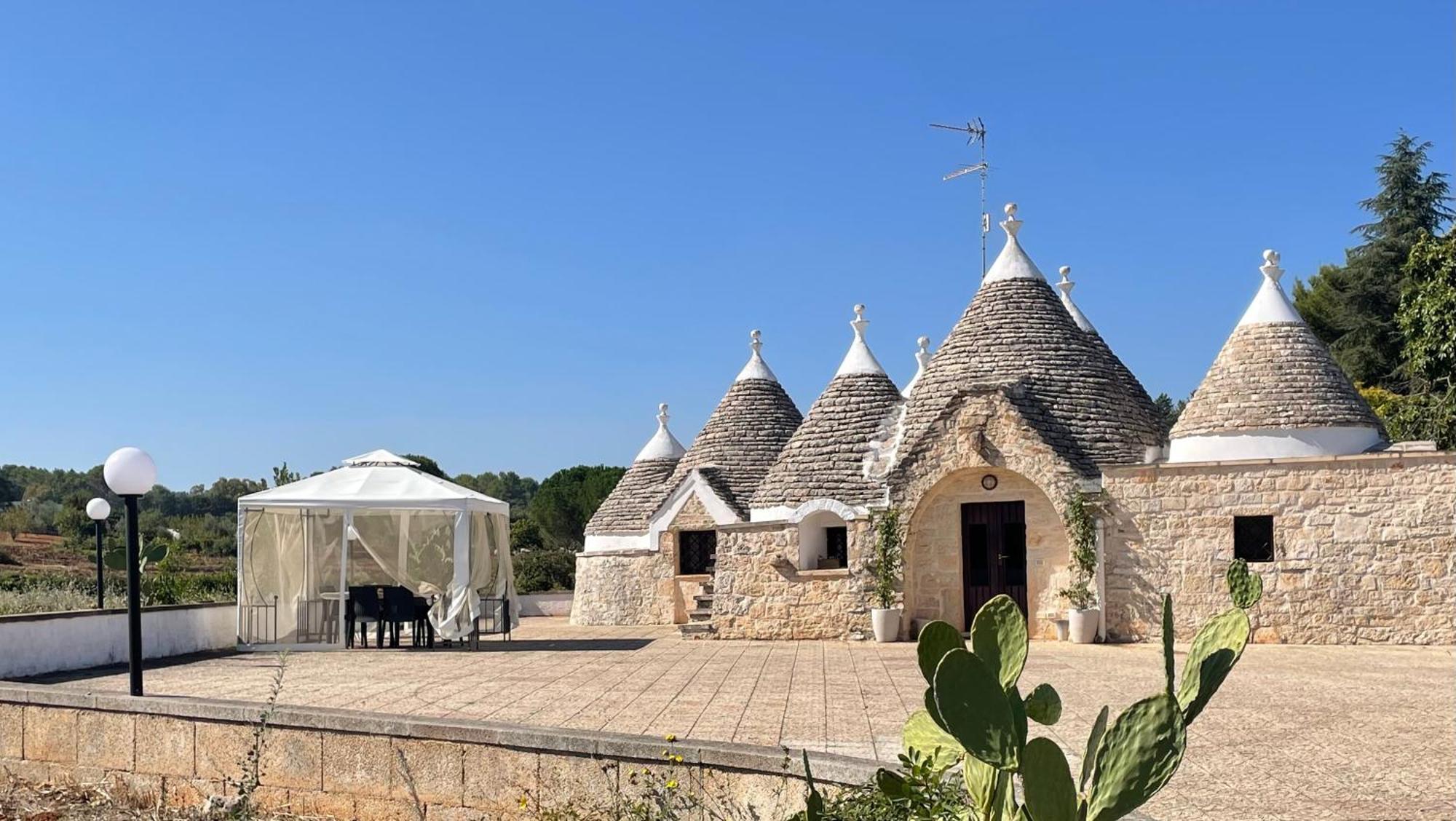 Trulli Del Sole Villa Martina Franca Exterior photo